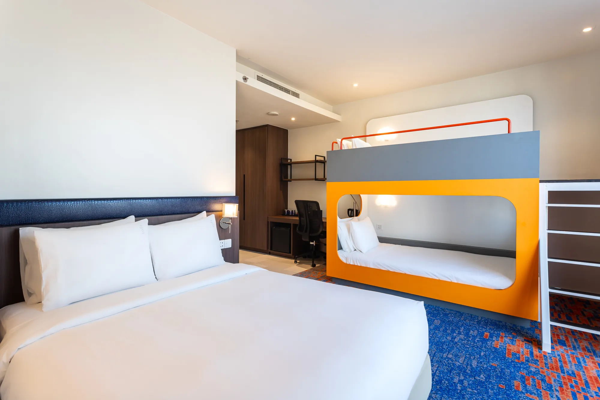 Holiday Inn Express Bangkok Siam gallery preview 10